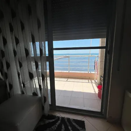 아파트 Dion'S Beachview Apartment