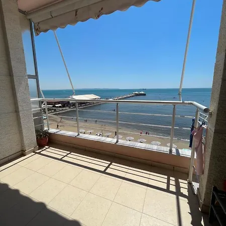 아파트 Dion'S Beachview Apartment