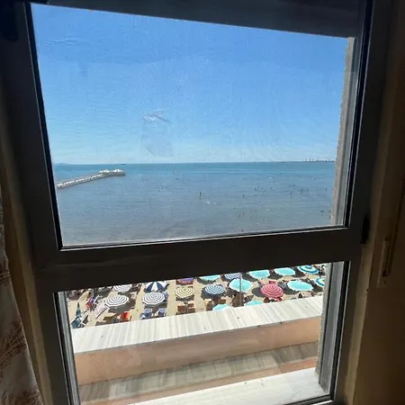 Dion'S Beachview Apartment 아파트 Durrës